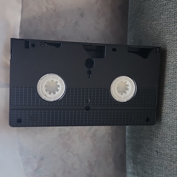 VHS TAPE - Thomas & Friends Snowy Surprise Movie Christmas/Winter - Picture 4 of 4